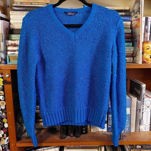 The Unbranded Brand Sweaters - Vintage blue chunky knit vneck sweater.